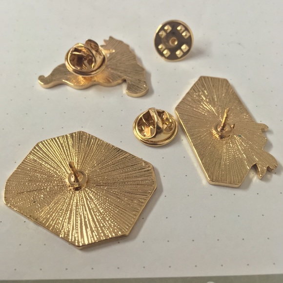 ✨Host Pick ✨ Set of 3 enamel spooky occult pins - Picture 4 of 7